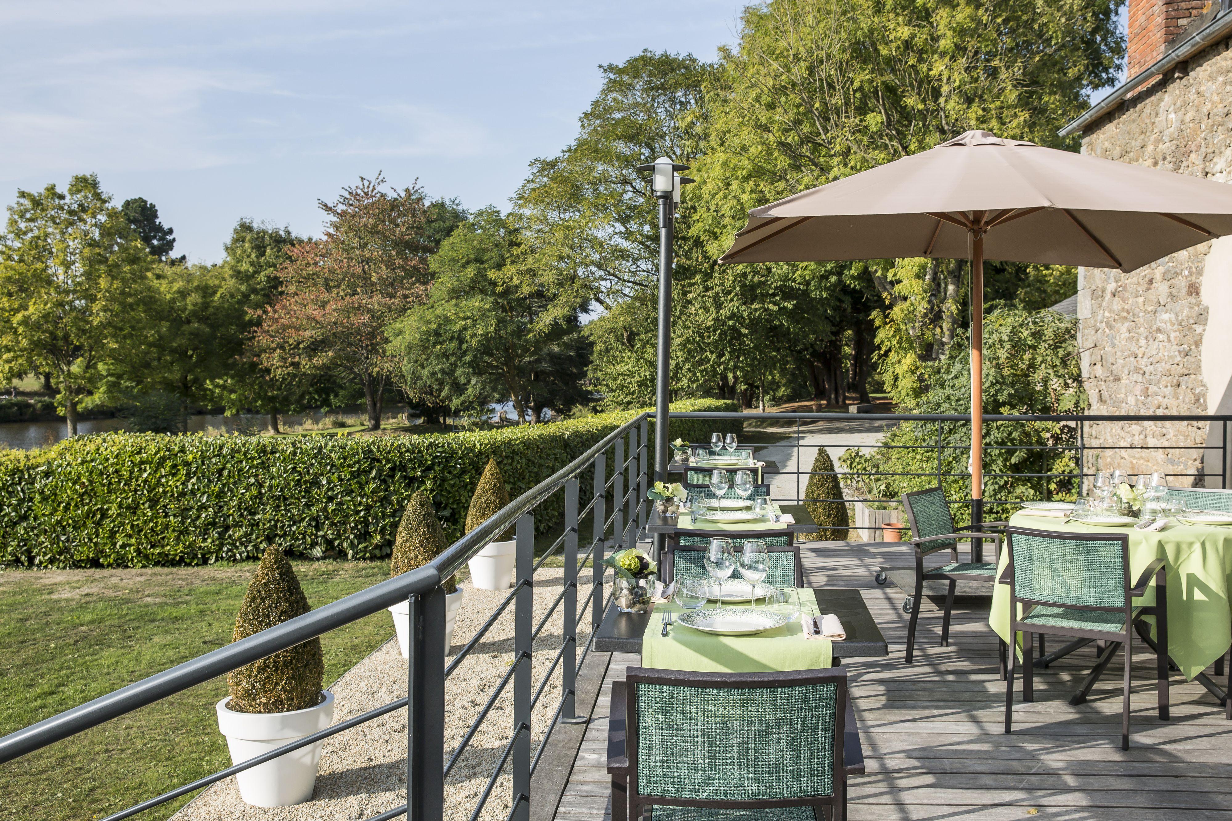Hotel De L'Abbaye Le Tronchet  ภายนอก รูปภาพ