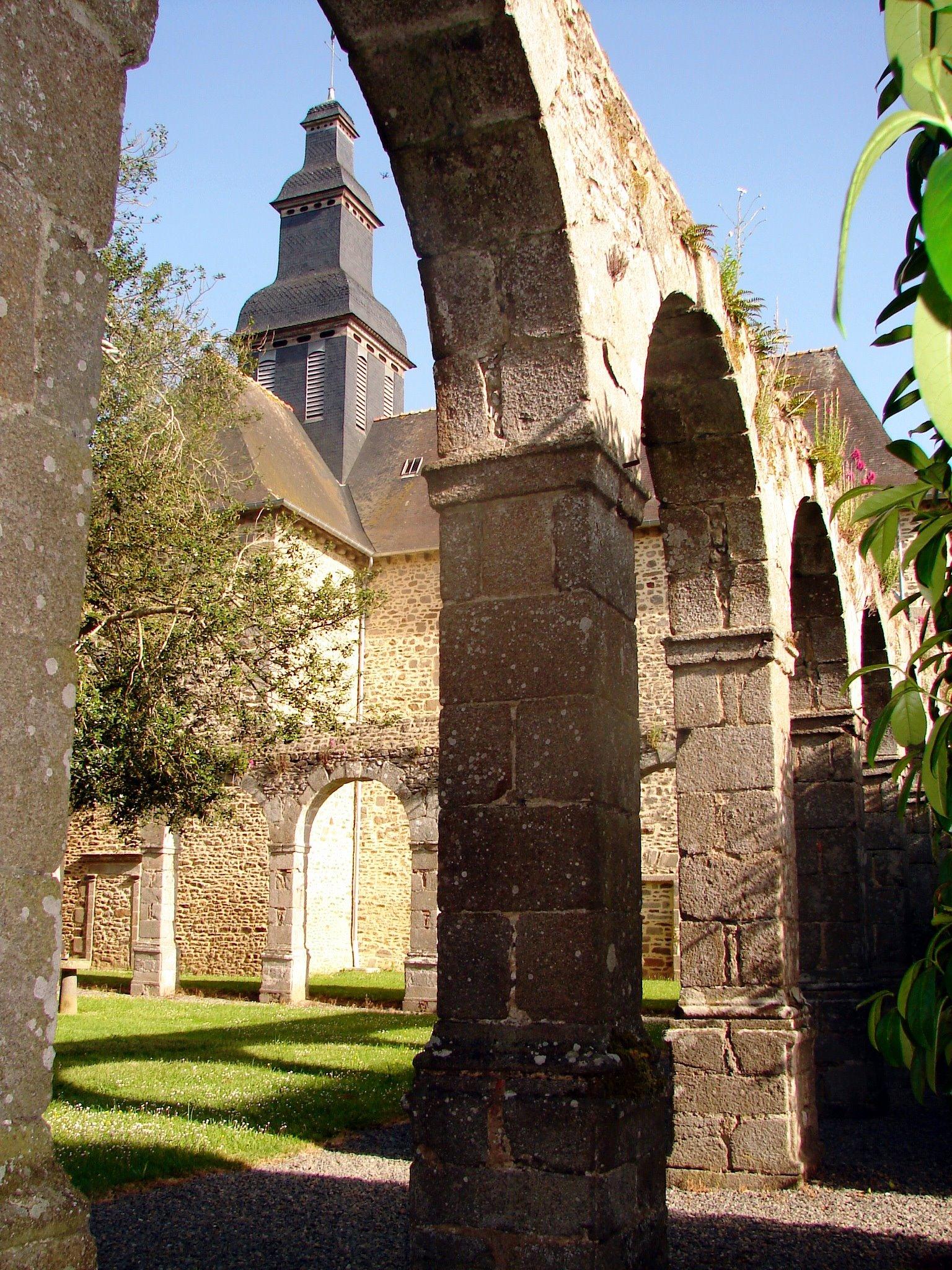 Hotel De L'Abbaye Le Tronchet  ภายนอก รูปภาพ