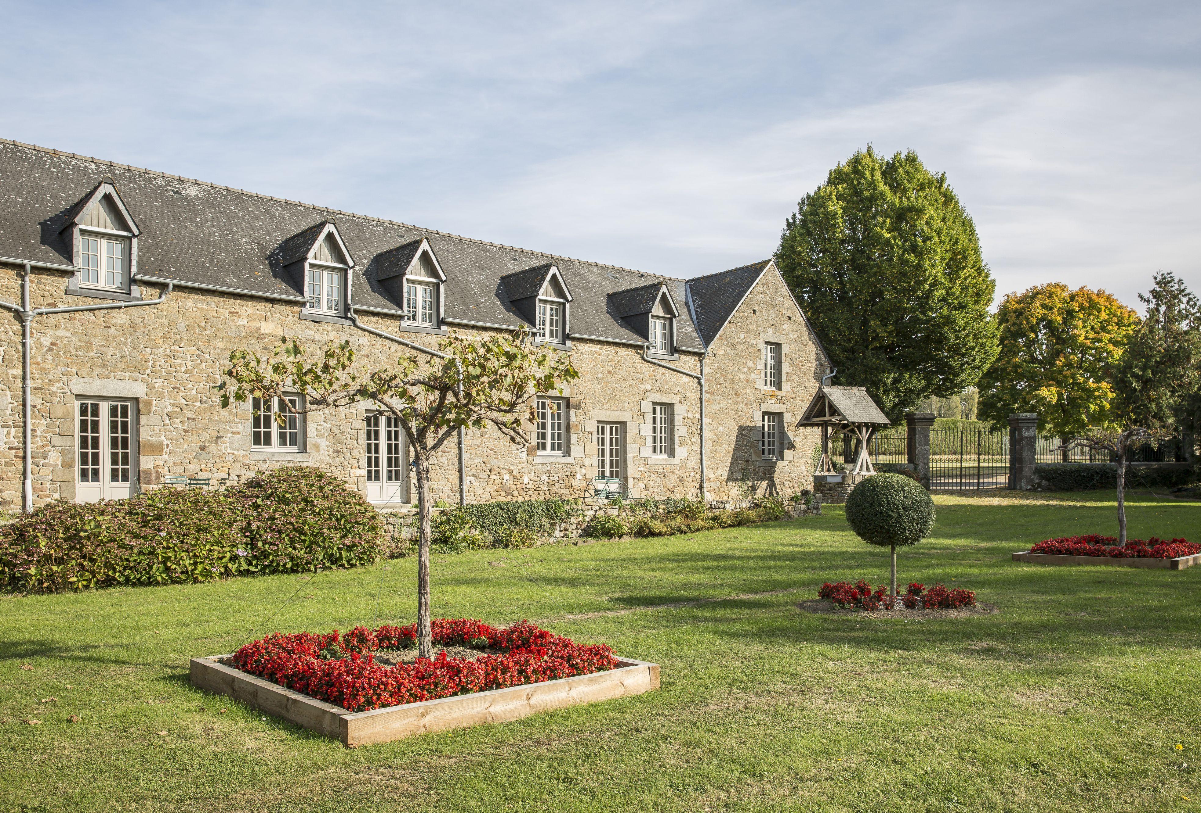 Hotel De L'Abbaye Le Tronchet  ภายนอก รูปภาพ